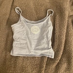 Hollister Crop top Gently worn and in great condition.